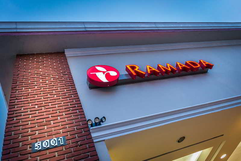 Ramada By Wyndham Miami Springs/Miami International Airport Hotel Exterior photo